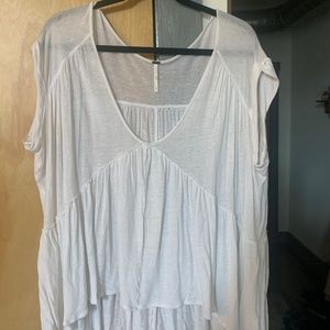Free People- White Flowy Tee in Size Medium